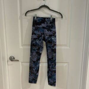 Size 2 Lululemon Wunder Train Leggings